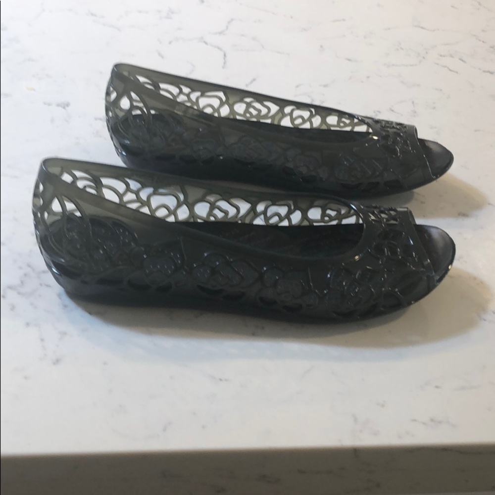 Croc flats